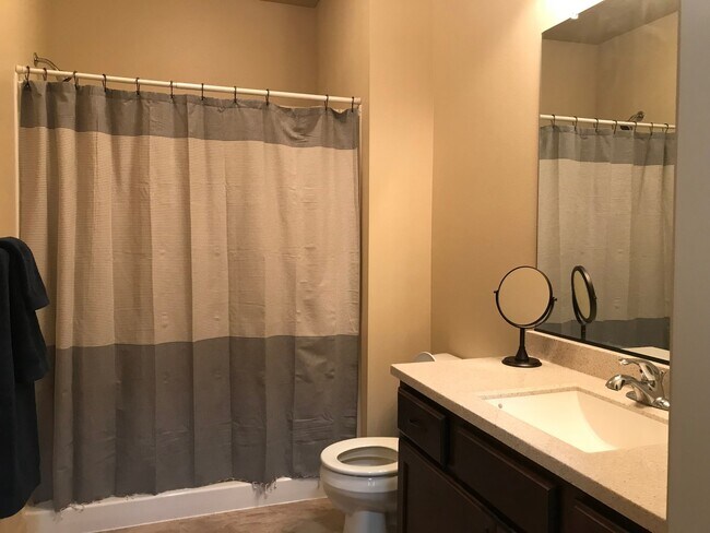 Building Photo - 2810 Bobcat Dr