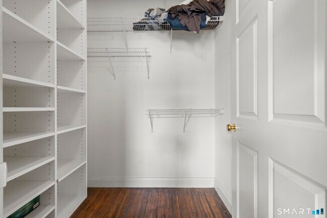 Building Photo - 145 Canal St E