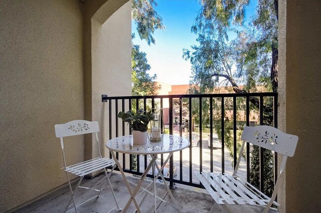 Building Photo - UNIT 2064