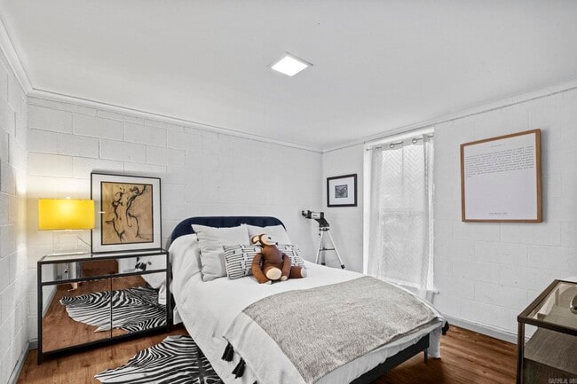 Building Photo - 2020 Topf Rd