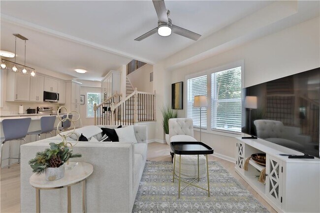 Building Photo - 2125 Clay Rd SW