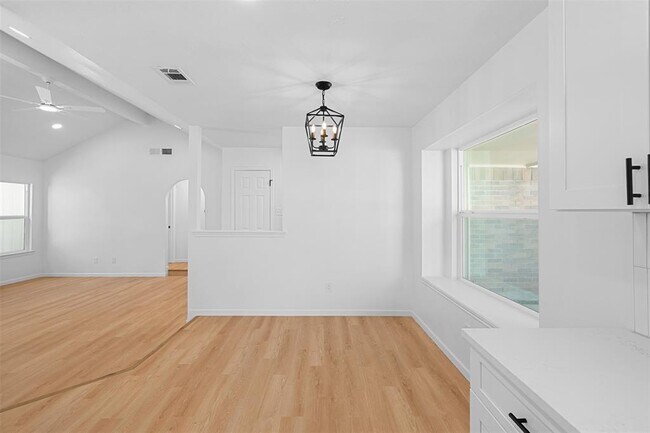 Building Photo - 16307 Essex Cove