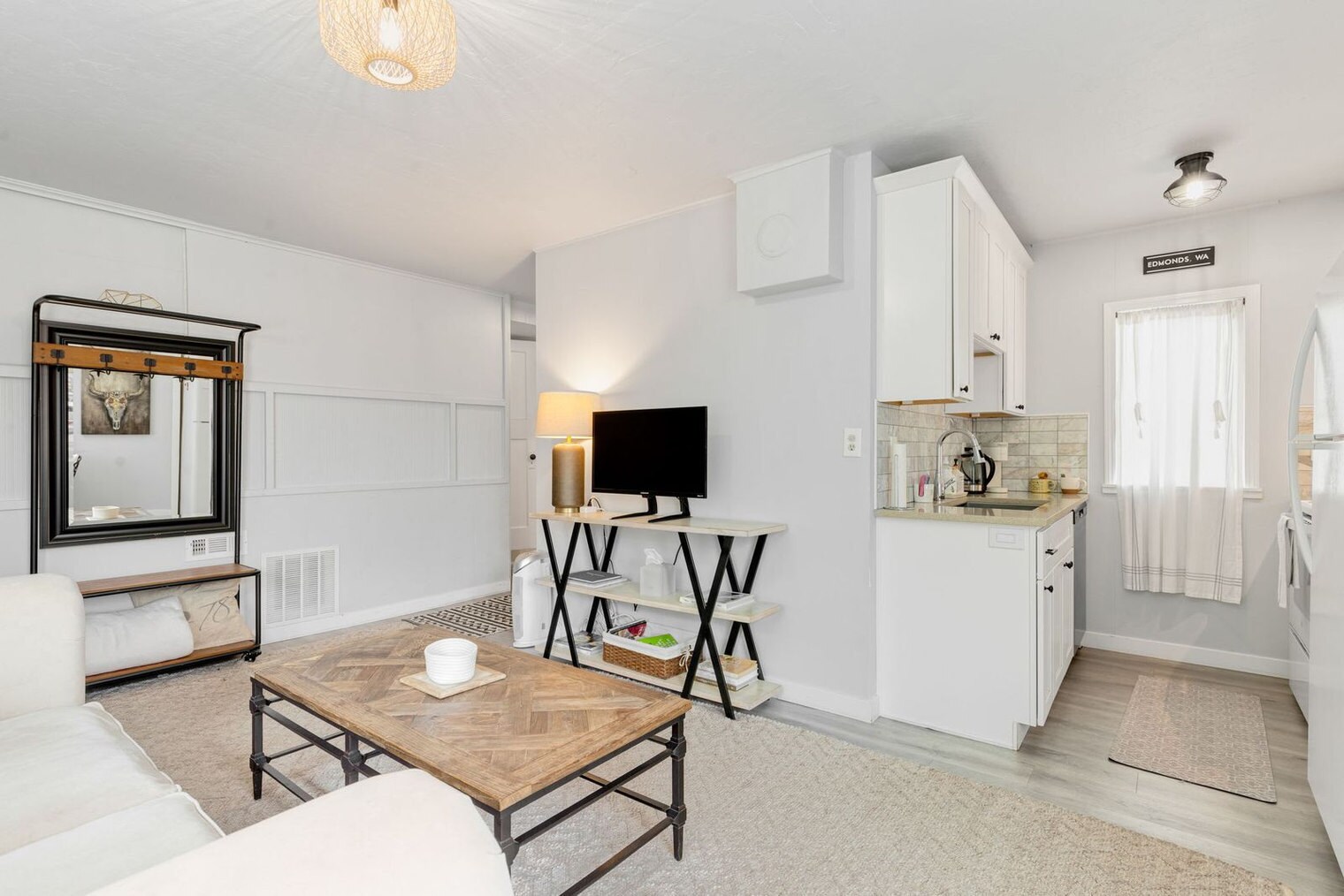 Building Photo - 334 Edmonds St