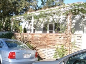 Building Photo - 617 Woodlawn Ave