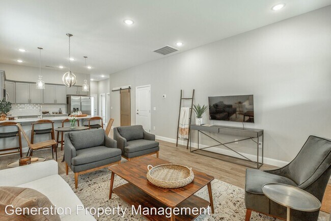 Building Photo - 4 br, 3.5 bath House - 591 Strong Avenue