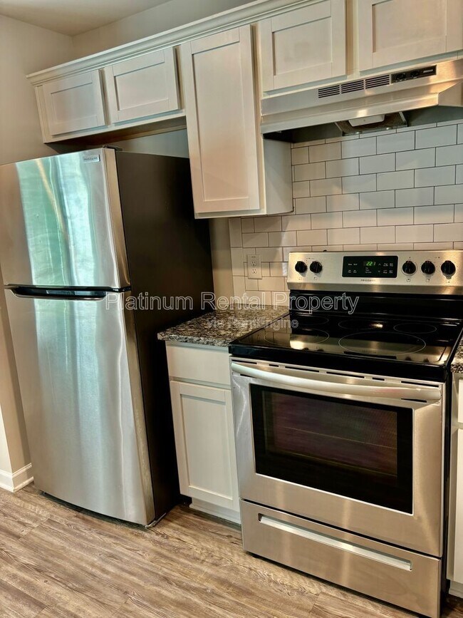 Building Photo - 4456 Pinscher St