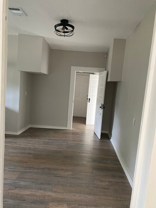 Building Photo - 951 FM 222