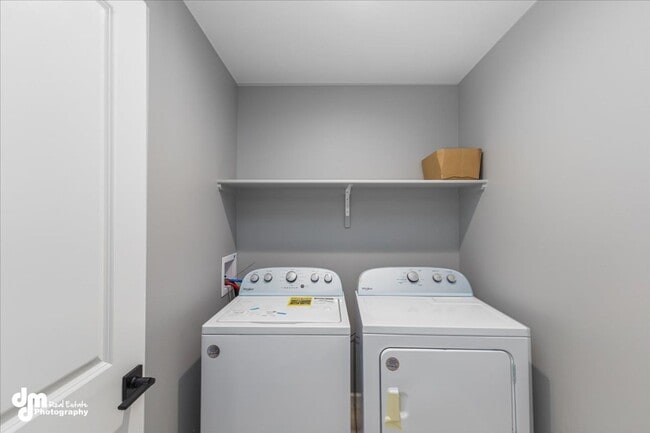 Building Photo - 550 W Galway Dr