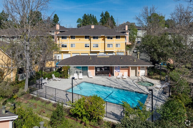Pool - Parkway Place