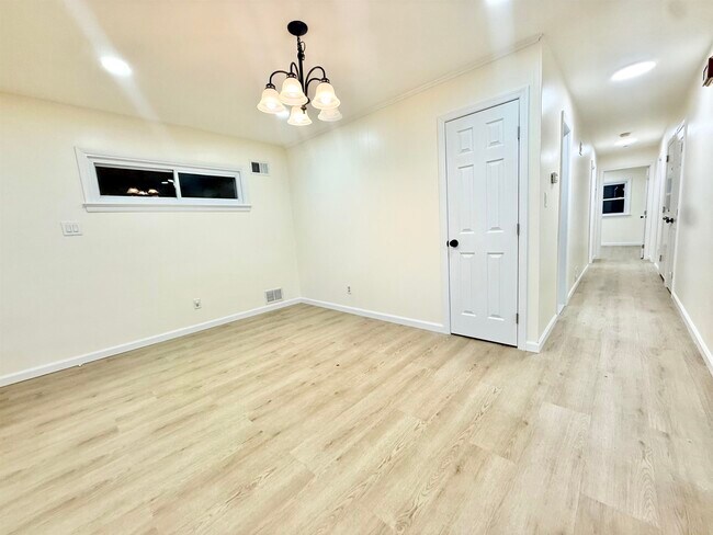 Building Photo - 588 Avenue A