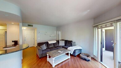 Building Photo - Upgraded 2bd/2Ba Mariana District Condo - ...