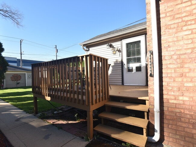 Building Photo - 5153 W 64th Pl