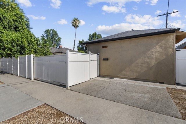 Building Photo - 7707 Teesdale Ave