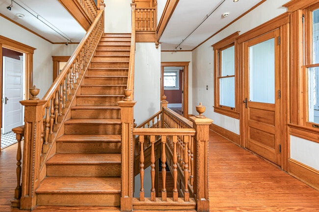 Building Photo - 54 Hodge Rd