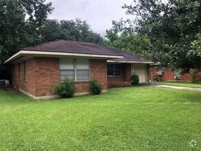 Building Photo - 4106 Woodshire St