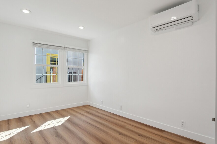 Building Photo - 8460 Kittyhawk Ave