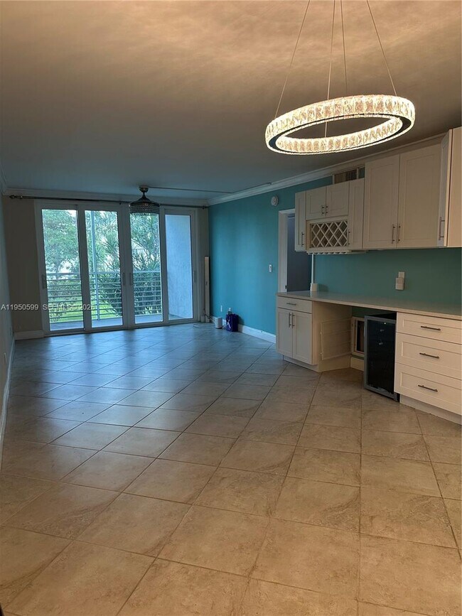 Building Photo - 2731 NE 14th Street Causeway