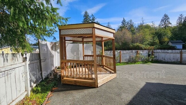 Building Photo - 6453 Grand Pine Loop NE