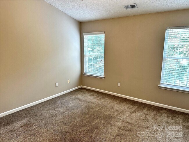 Building Photo - 8708 Laurel Run Dr
