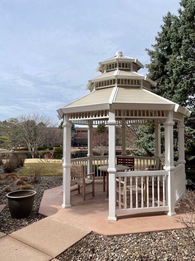 Building Photo - Luxury 2 Bedroom Condo in Centennial Lakes...