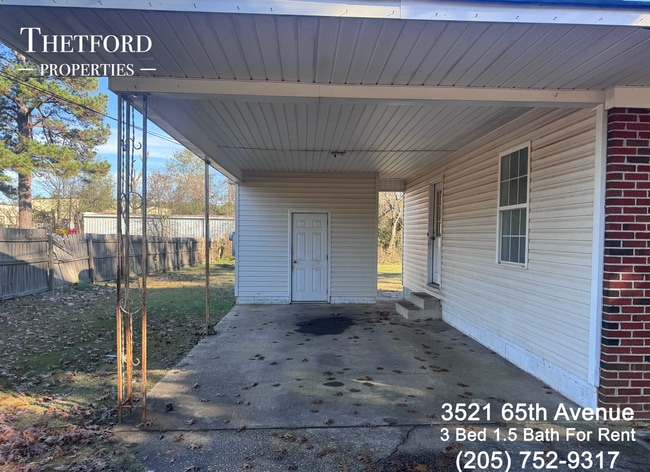 Building Photo - 3 Bed 1.5 Bath House for Rent