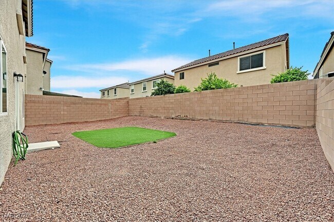 Building Photo - 10031 Alden Creek St