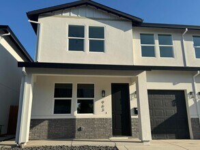 Building Photo - 967 Olive Br Pl