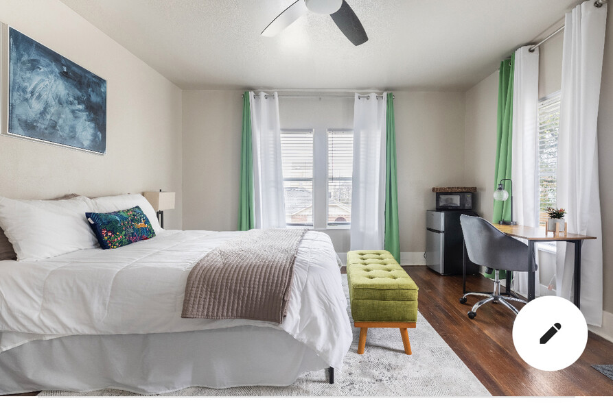 Unit B w/ Private bath and balcony - 2108 Berry St