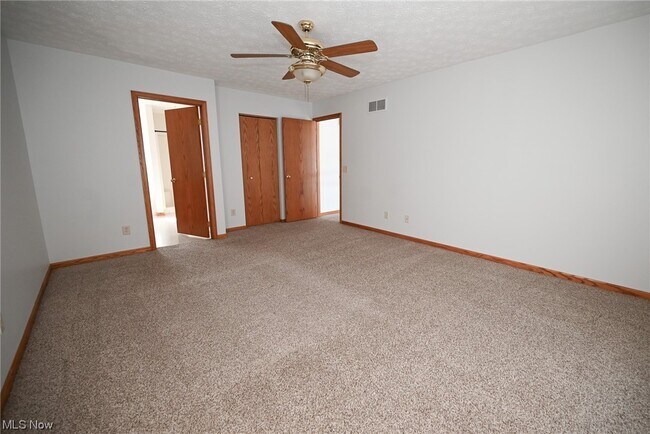 Building Photo - 320 Chadwick Dr