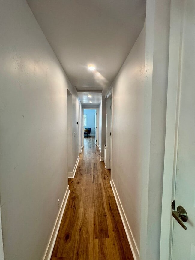Building Photo - 4425 Sierra Springs Dr