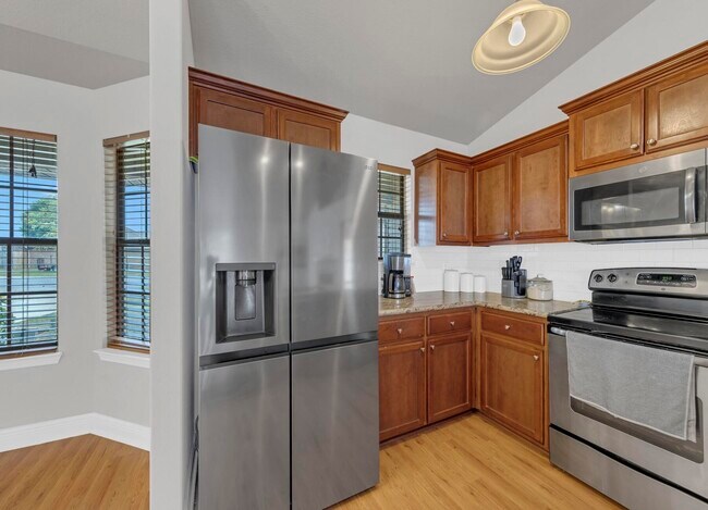 Building Photo - 131 Bronze Cir