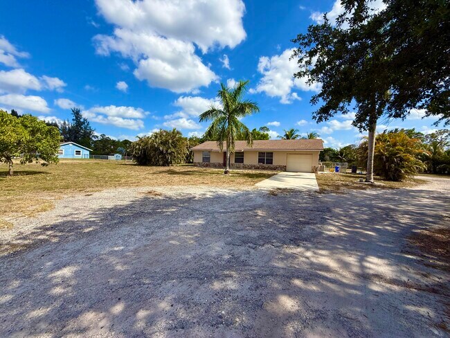 Building Photo - 16394 Pimlico Dr E