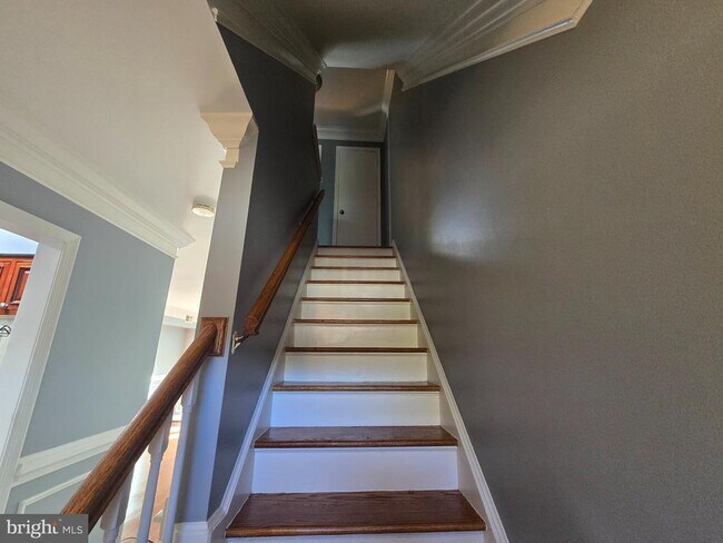 Building Photo - 8363 Dunham Ct