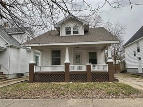 Building Photo - 1729 N Woodford St