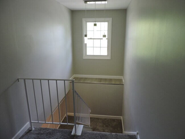 Building Photo - 407 Beechwood Dr