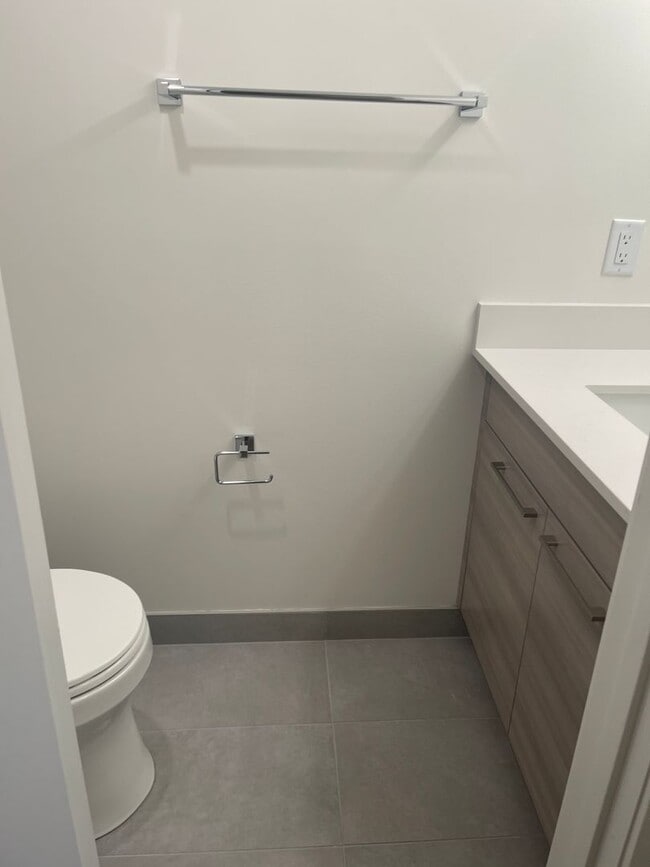 Building Photo - LUXURY 2 BED 2.5 BATH DUPLEX, All New , Laundry in Unit Garage Pool,. NO fee