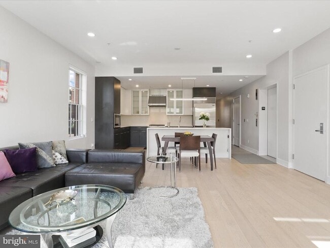 Building Photo - 1701 16th St N