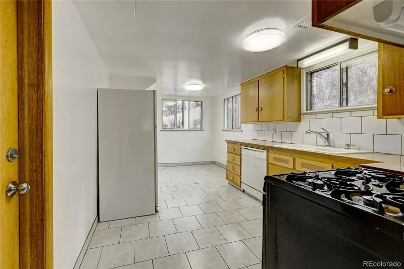 Building Photo - 4334 E Batavia Pl