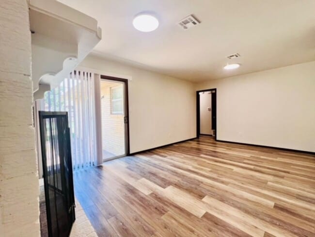 Building Photo - Very nice 3 bed 2 bath home - 1 mile from OU.