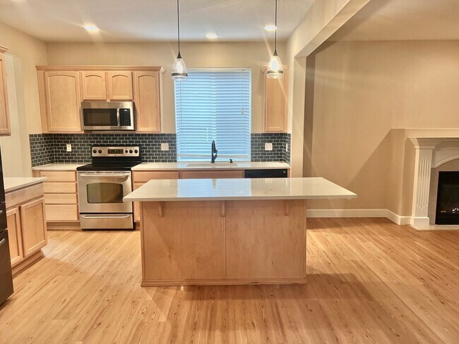 Building Photo - Must See! Beautiful 3bd/ + Bonus Rm/2.5 bath/ Primary Bed on Main/ /Heat Pump/Updated Features