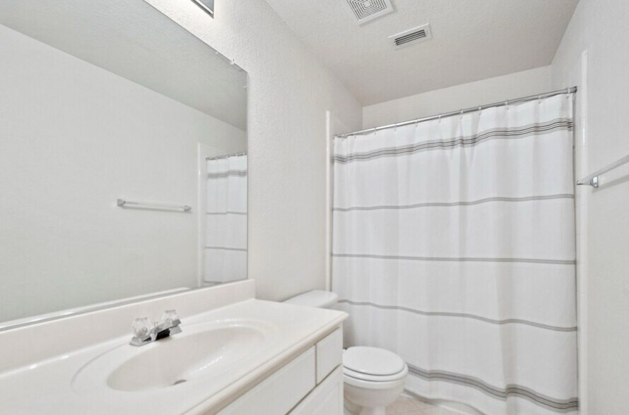 Building Photo - 11705 Pinyon Pine Dr