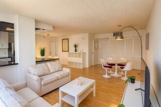 Building Photo - 16909 N Bay Rd