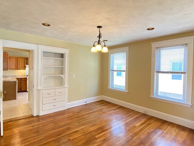 Building Photo - 39 Davis Rd