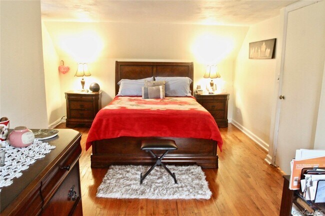 Building Photo - 117 Blydenburgh Ave