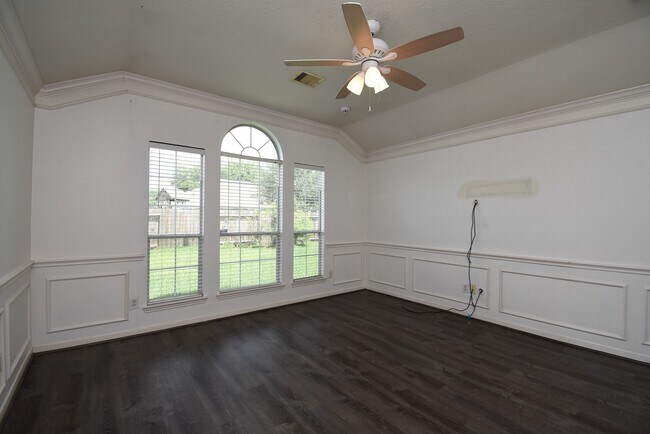 Building Photo - 128 Long Canyon Ln