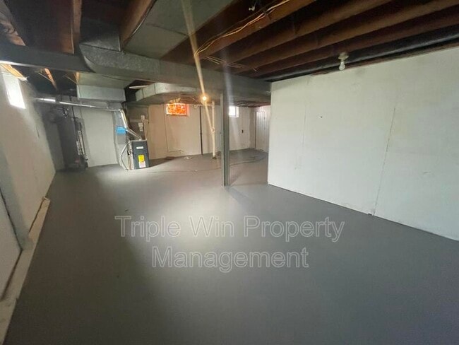Building Photo - 6918 Etzel Ave