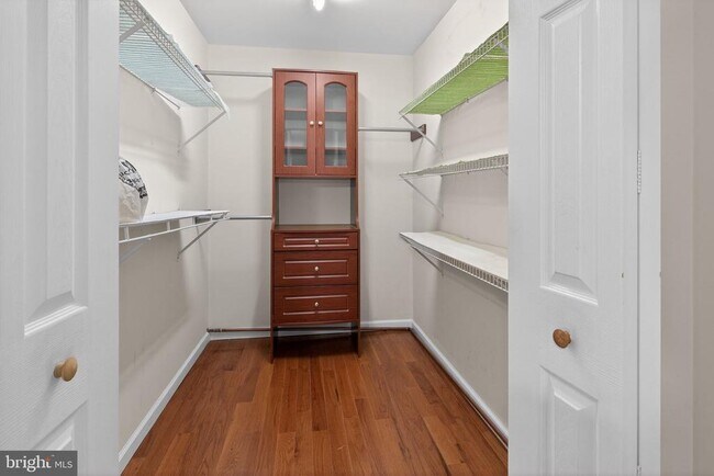 Building Photo - 764 Lakehurst Rd