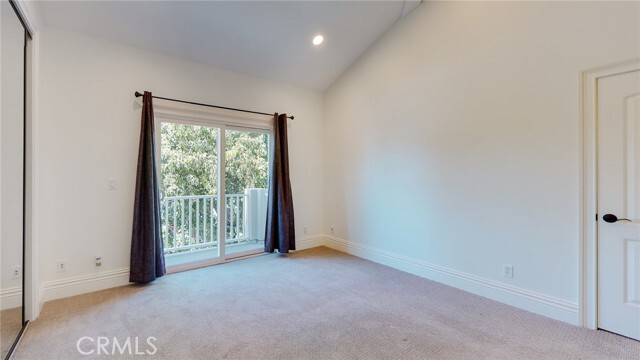 Building Photo - 1102 Slauson Ln
