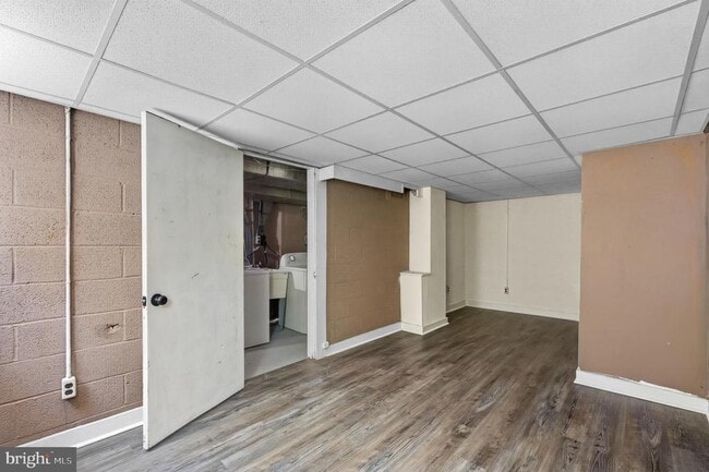 Building Photo - 53 Madison Dr
