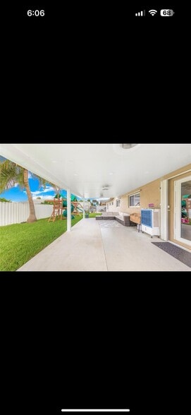 Building Photo - 16906 SW 110th Ct